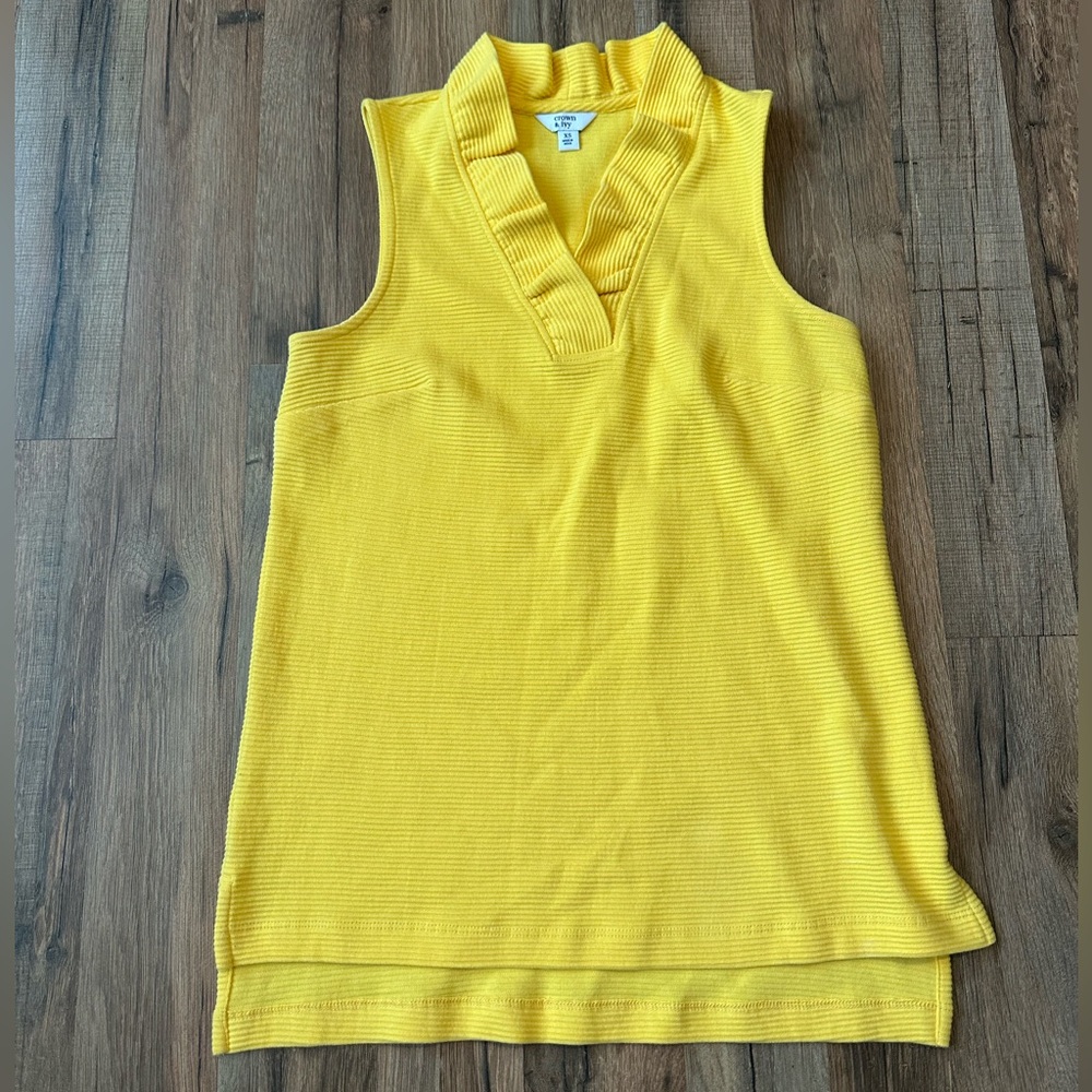 Crown & Ivy Yellow Sleeveless Ribbed Top